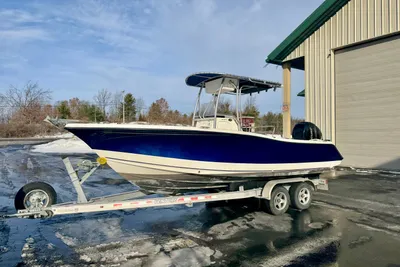 Trophy 2203 Center Console