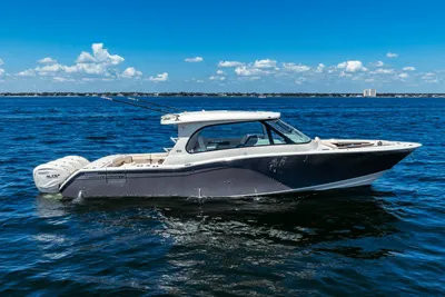 Grady-White Freedom 415