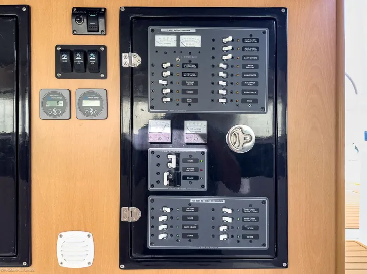 Miss Purrfect Yacht Photos Pics 