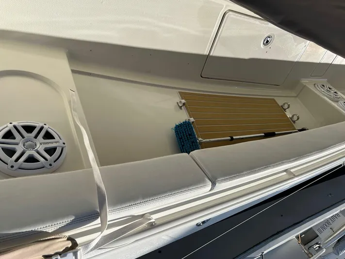 Gyn Tonic Yacht Photos Pics 