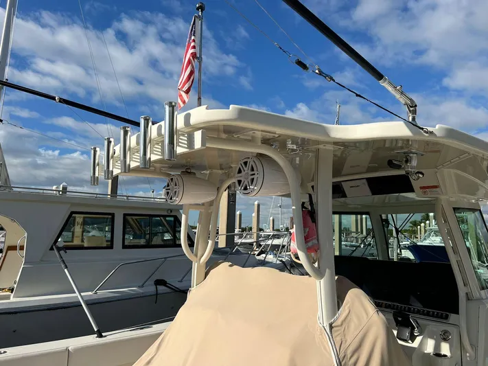 Gyn Tonic Yacht Photos Pics 