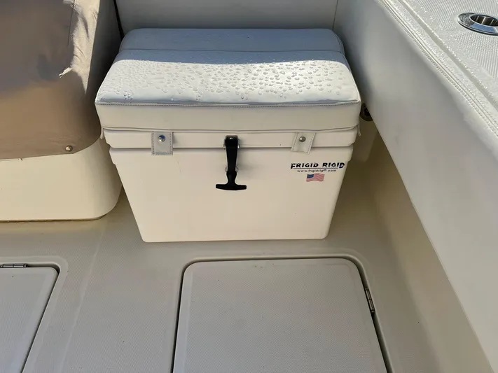 Gyn Tonic Yacht Photos Pics 