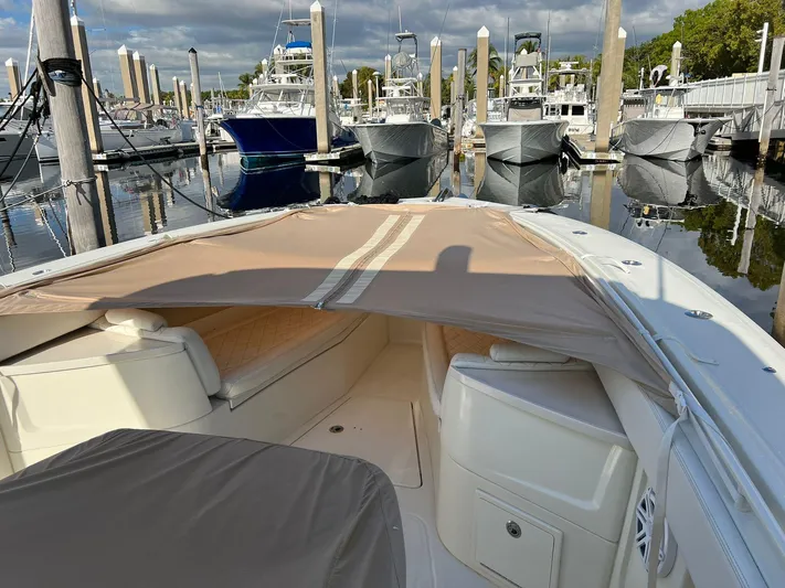 Gyn Tonic Yacht Photos Pics 