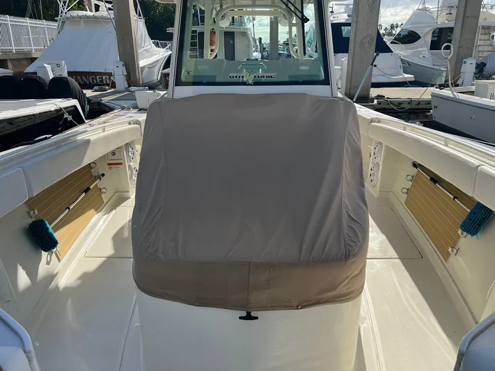 Gyn Tonic Yacht Photos Pics 