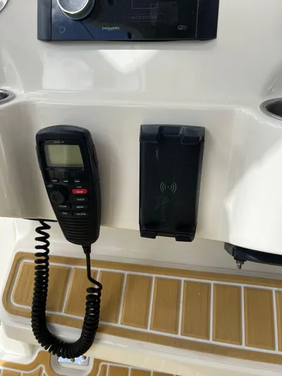 Gyn Tonic Yacht Photos Pics 