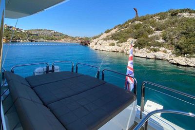 Yacht
