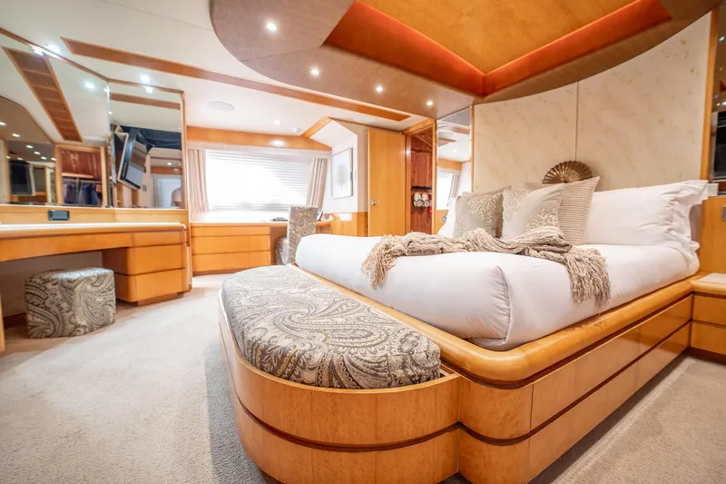 Island Heiress Yacht Photos Pics 