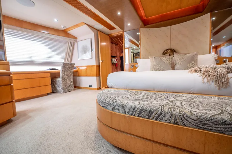 Island Heiress Yacht Photos Pics 