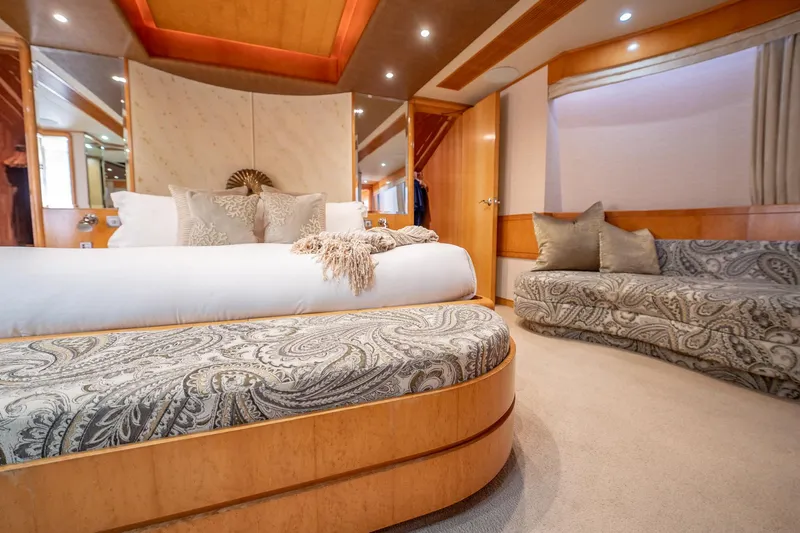 Island Heiress Yacht Photos Pics 