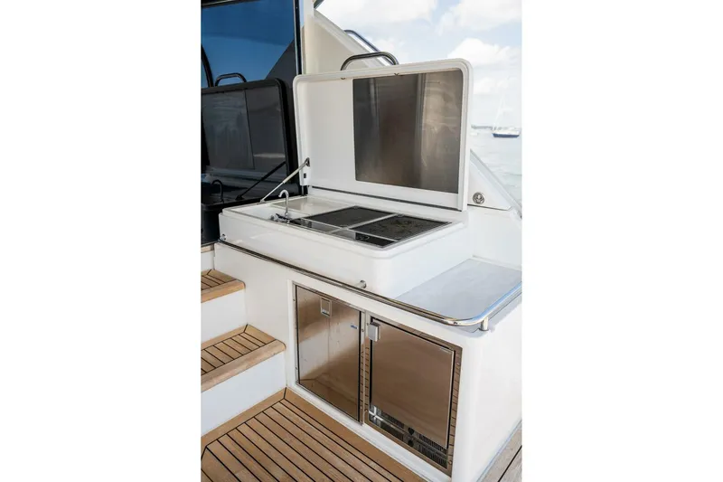 Jaaamn Yacht Photos Pics 2021 Riviera 575 Suv - Image 20