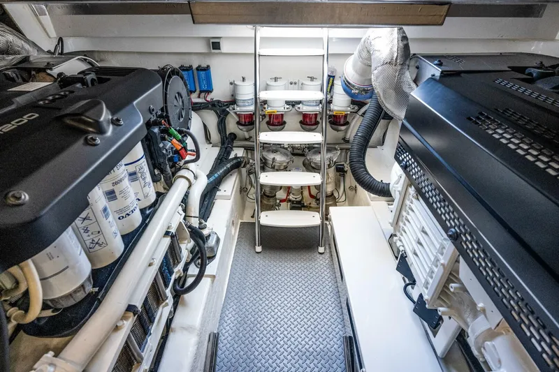 Jaaamn Yacht Photos Pics 2021 Riviera 575 Suv - Image 41