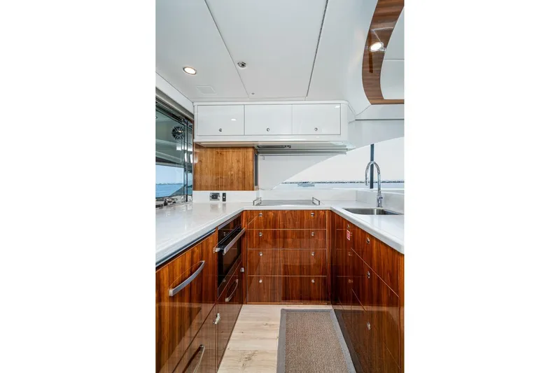 Jaaamn Yacht Photos Pics 2021 Riviera 575 Suv - Image 23