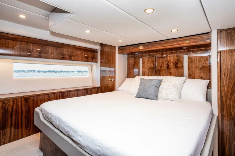 Jaaamn Yacht Photos Pics 2021 Riviera 575 Suv - Image 33