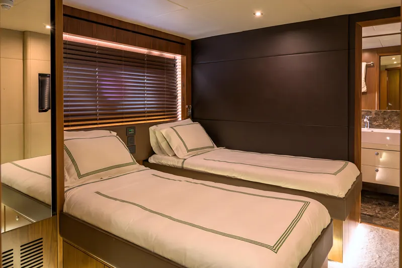 Kastelan Yacht Photos Pics Luxurious twin bedroom on 2015 Sunseeker 28 Metre Yacht with modern decor.
