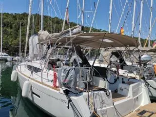 2017 Jeanneau Sun Odyssey 389