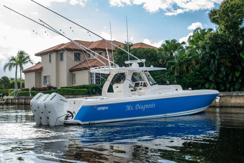 Mrs Diagnosis Yacht Photos Pics 