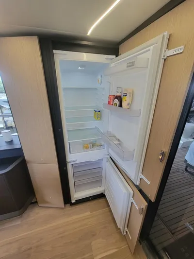  Yacht Photos Pics 2023 Absolute 52 Fly - Image 18