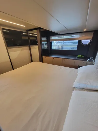  Yacht Photos Pics 2023 Absolute 52 Fly - Image 32