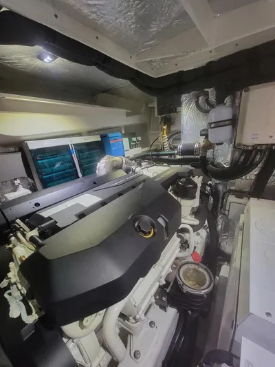  Yacht Photos Pics 2023 Absolute 52 Fly - Image 38