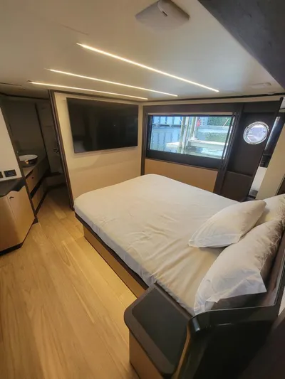  Yacht Photos Pics 2023 Absolute 52 Fly - Image 20