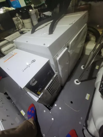  Yacht Photos Pics 2023 Absolute 52 Fly - Image 40