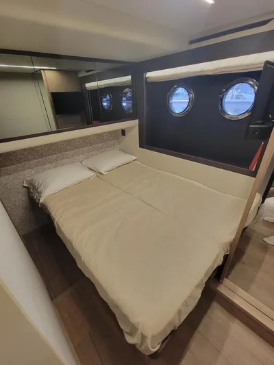  Yacht Photos Pics 2023 Absolute 52 Fly - Image 26