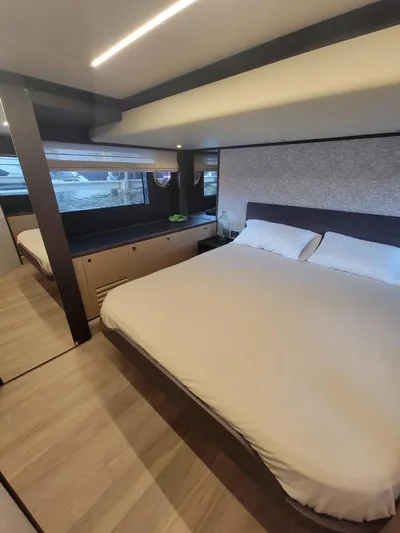  Yacht Photos Pics 2023 Absolute 52 Fly - Image 31