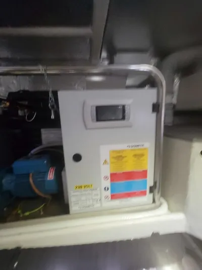  Yacht Photos Pics 2023 Absolute 52 Fly - Image 43