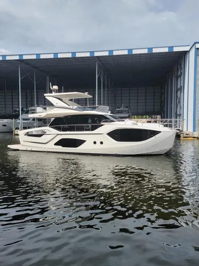  Yacht Photos Pics 2023 Absolute 52 Fly - Image 8