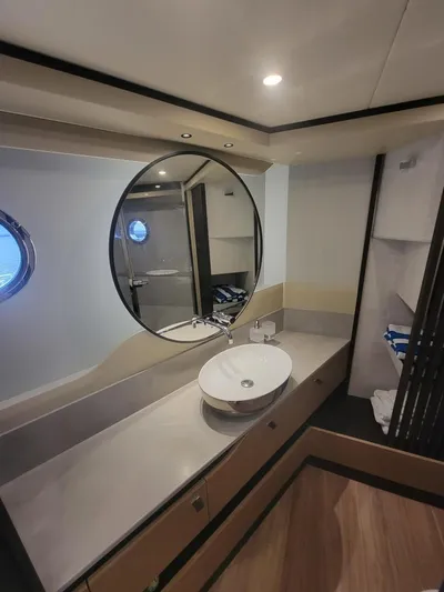  Yacht Photos Pics 2023 Absolute 52 Fly - Image 23