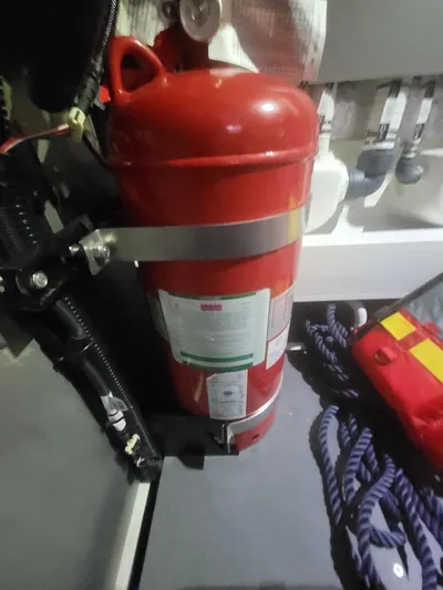  Yacht Photos Pics 2023 Absolute 52 Fly - Image 46