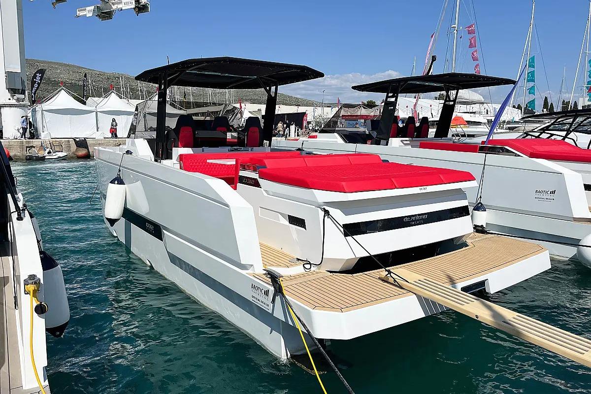 2025 De Antonio Yachts D32 OPEN