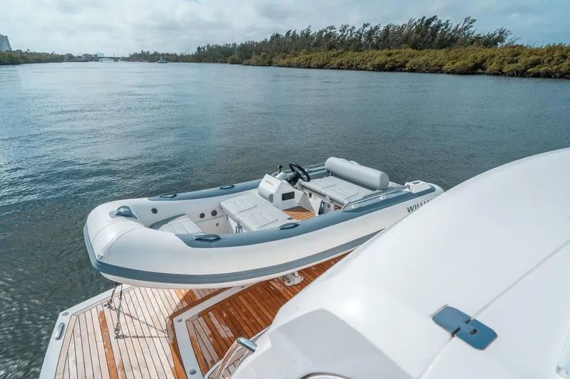  Yacht Photos Pics 2024 Sunseeker Manhattan 68 - Image 45