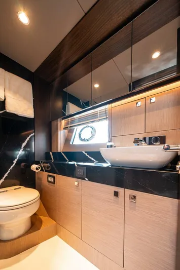  Yacht Photos Pics 2024 Sunseeker Manhattan 68 - Image 23