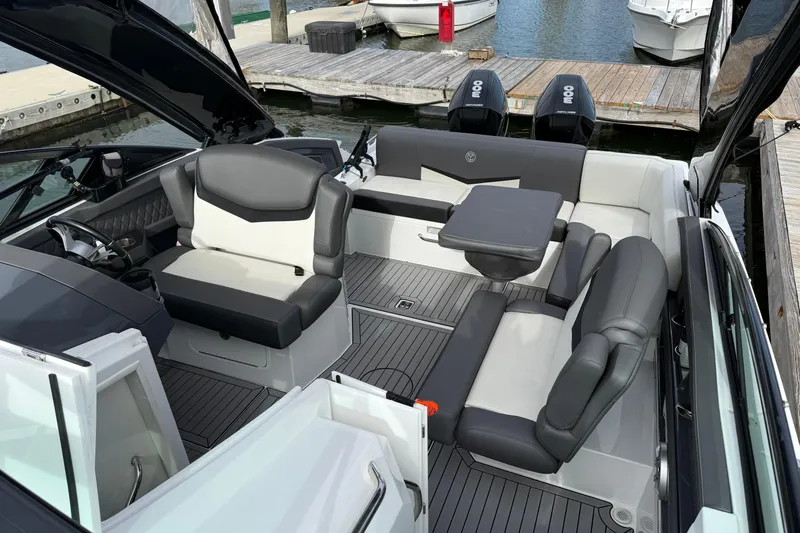 Parting Glass Yacht Photos Pics Cockpit overview and helm seat