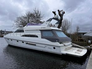 1990 Mochi Craft 56