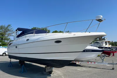 Cruisers Yachts 320 Express