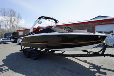 Four Winns H2 Surf