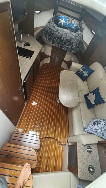 2014 Cruisers Yachts 350 Express