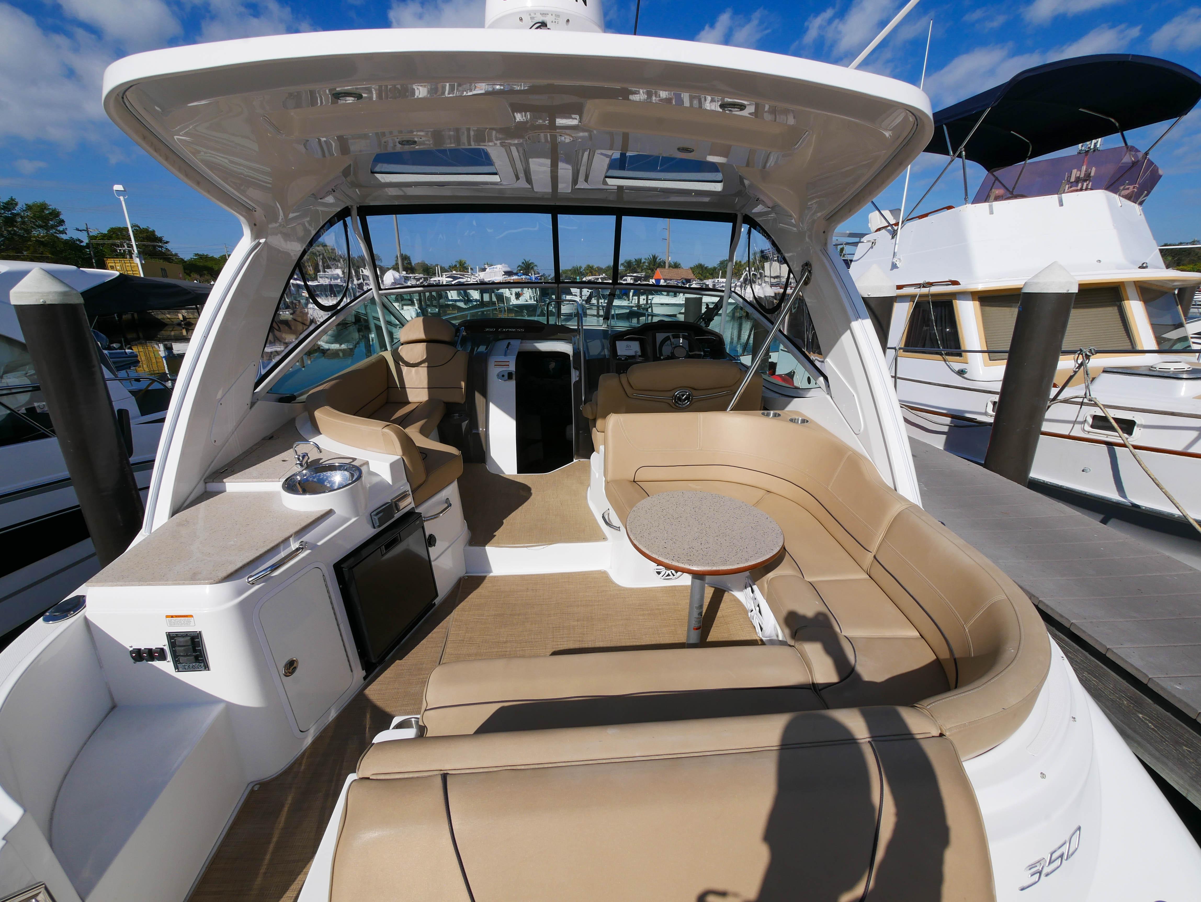 cruisers yachts 350 express for sale