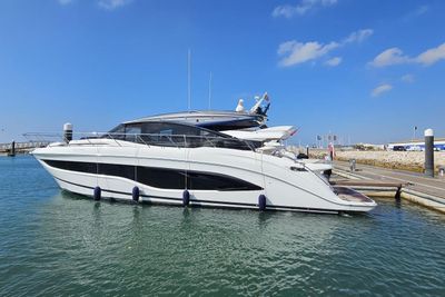 Yacht
