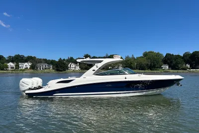 Sea Ray SLX 350 Outboard