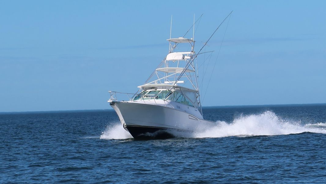 2004 Cabo 35 Express w/Tower