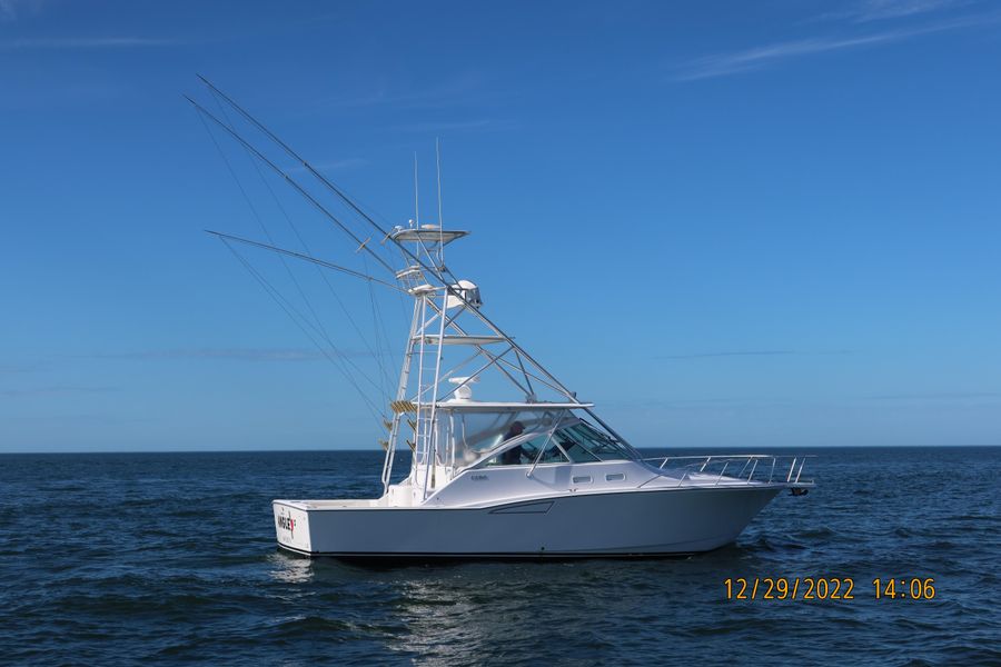 2004 Cabo 35 Express w/Tower