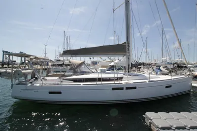 2013 Jeanneau Sun Odyssey 469