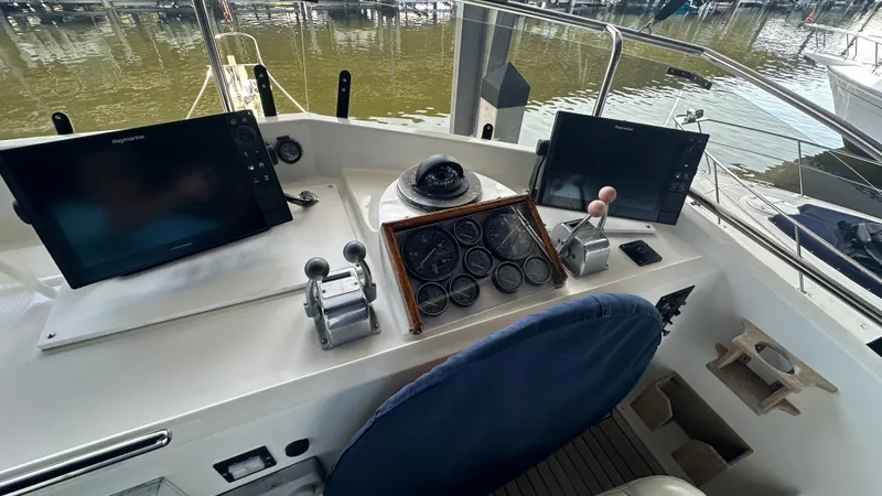 The Dog House Yacht Photos Pics 