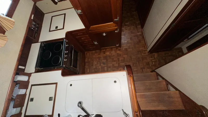 The Dog House Yacht Photos Pics 