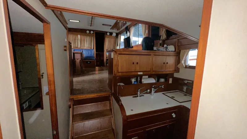 The Dog House Yacht Photos Pics 