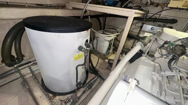 The Dog House Yacht Photos Pics 