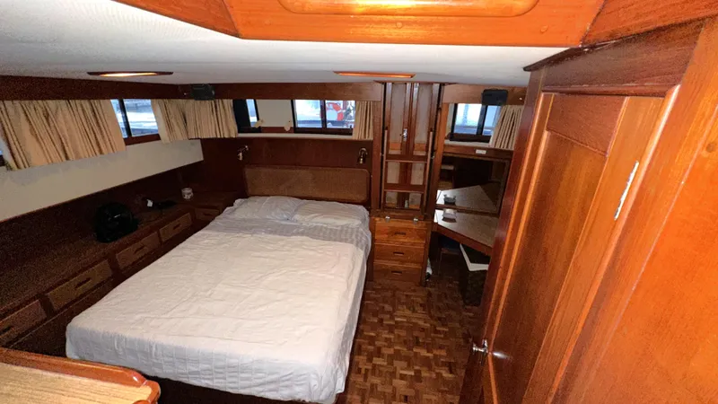 The Dog House Yacht Photos Pics 